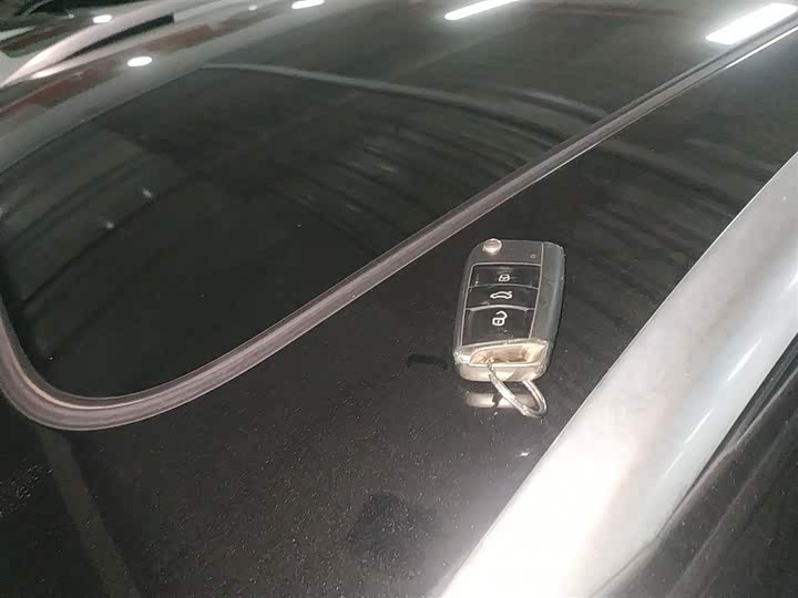 Фото 9 - Volkswagen Tiguan L Pro