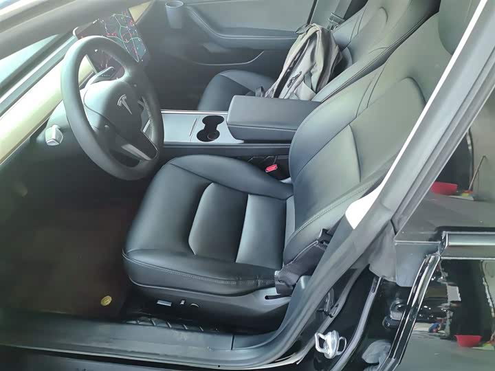 Фото 15 - Tesla Model 3