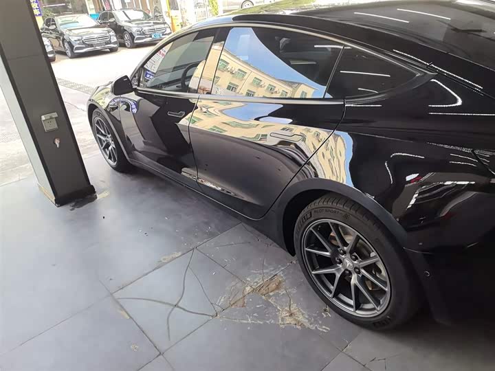 Фото 5 - Tesla Model 3