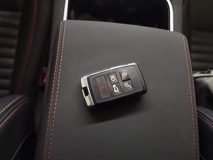 Фото 9 - Land Rover Discovery Sport