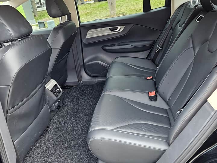 Фото 4 - Hongqi E-QM5