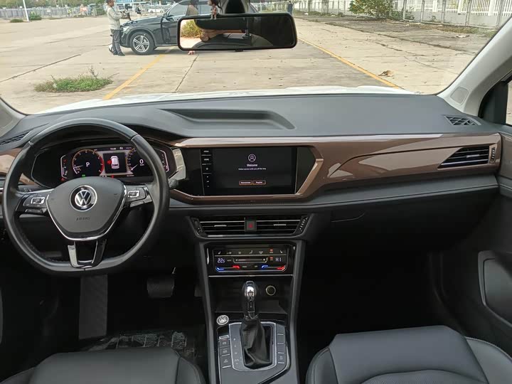 Фото 11 - Volkswagen Tharu