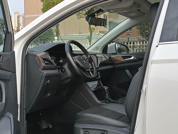 Фото 17 - Volkswagen Tharu