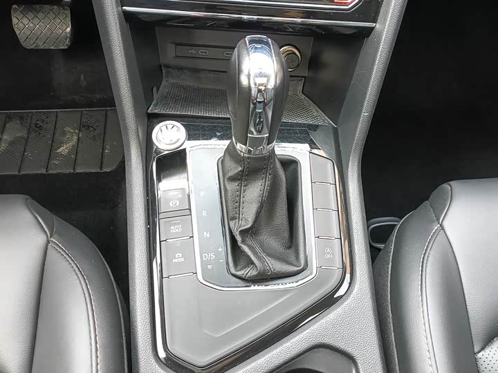 Фото 9 - Volkswagen Tharu