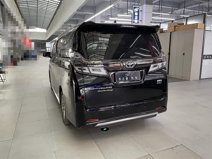 Фото 4 - Toyota Vellfire