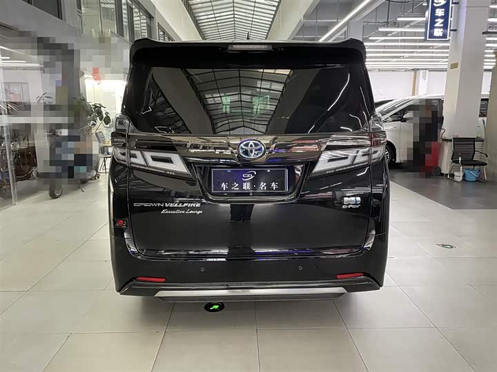 Фото 5 - Toyota Vellfire