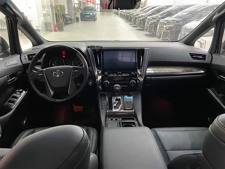 Фото 7 - Toyota Vellfire