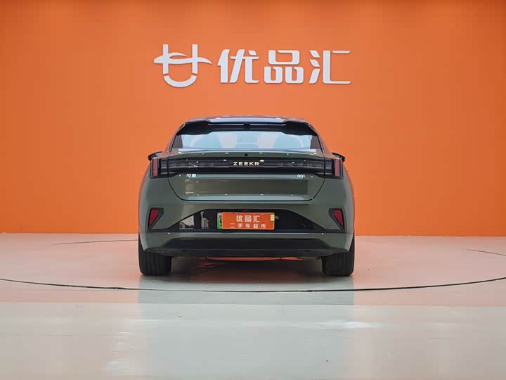 Фото 7 - Zeekr 001