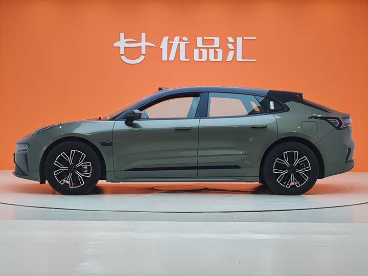 Фото 9 - Zeekr 001