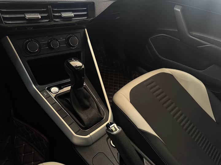 Фото 13 - Volkswagen Polo