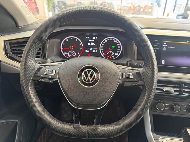 Фото 15 - Volkswagen Polo