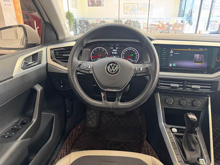 Фото 16 - Volkswagen Polo