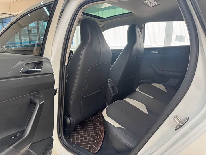 Фото 8 - Volkswagen Polo