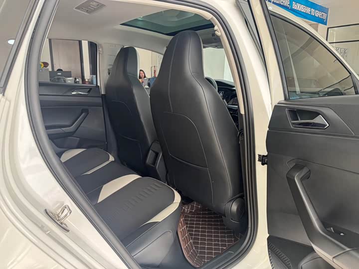 Фото 9 - Volkswagen Polo