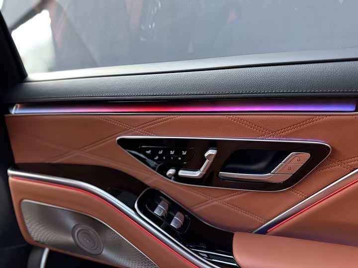 Фото 10 - Mercedes-Benz Maybach S-Class