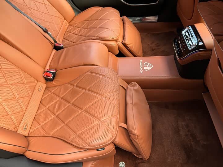 Фото 15 - Mercedes-Benz Maybach S-Class