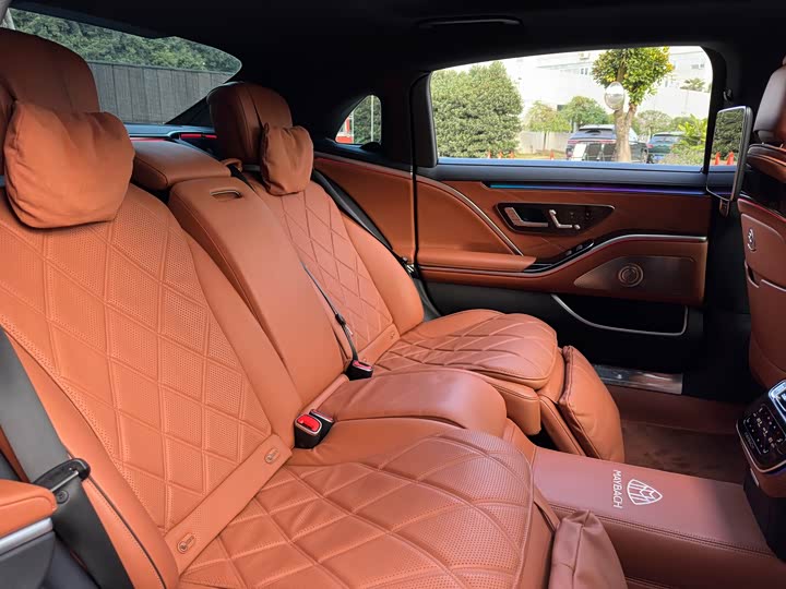 Фото 16 - Mercedes-Benz Maybach S-Class