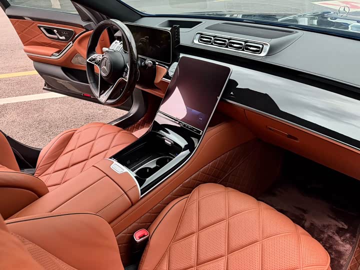 Фото 4 - Mercedes-Benz Maybach S-Class