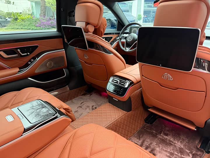 Фото 9 - Mercedes-Benz Maybach S-Class