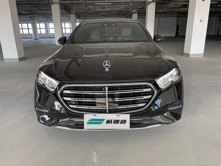 Фото 2 - Mercedes-Benz E-Class