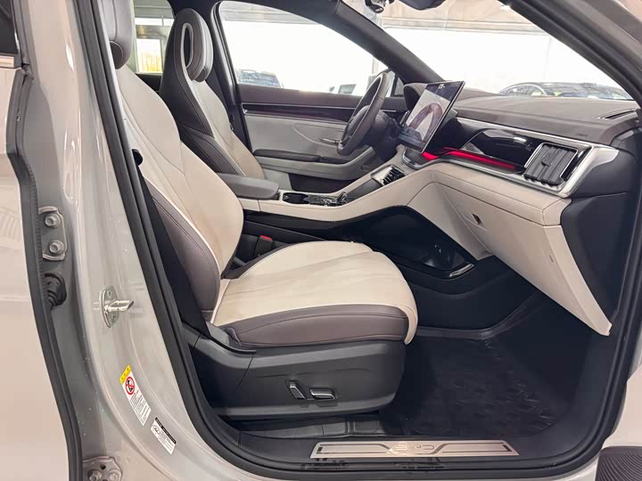 Фото 18 - BYD Song Plus Hybrid/EV