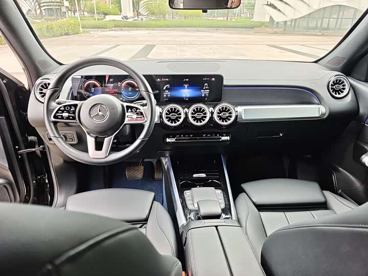 Фото 10 - Mercedes-Benz EQB