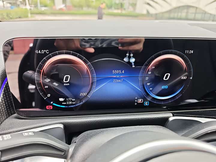 Фото 16 - Mercedes-Benz EQB