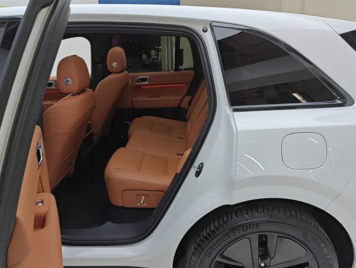 Фото 11 - LiXiang L6