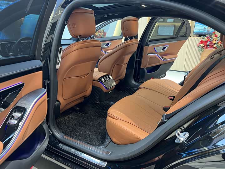 Фото 12 - Mercedes-Benz S-Class