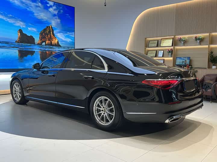 Фото 6 - Mercedes-Benz S-Class