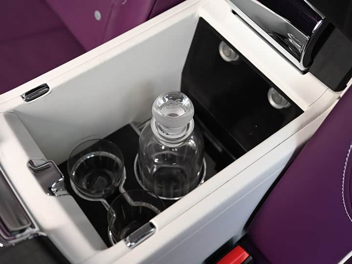 Фото 15 - Rolls-Royce Cullinan