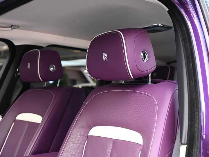 Фото 17 - Rolls-Royce Cullinan