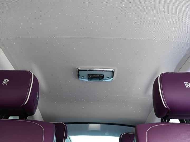 Фото 22 - Rolls-Royce Cullinan