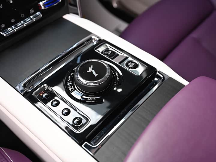 Фото 9 - Rolls-Royce Cullinan