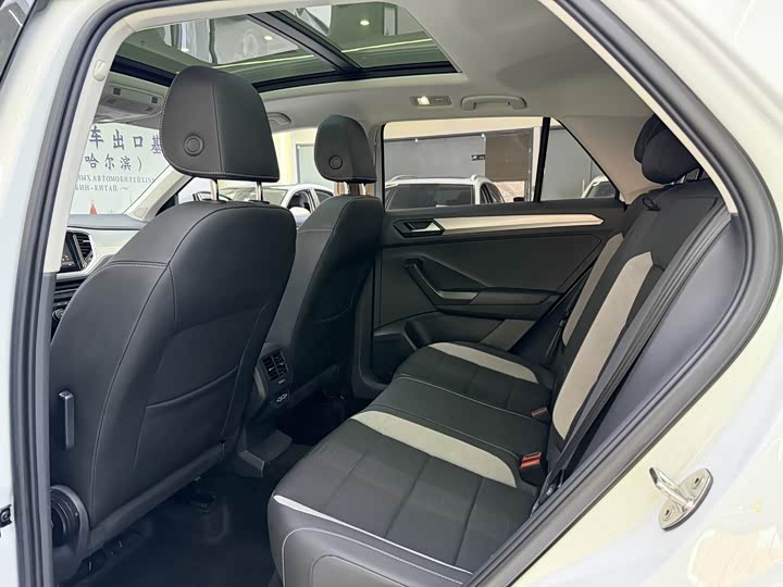 Фото 7 - Volkswagen T-Roc