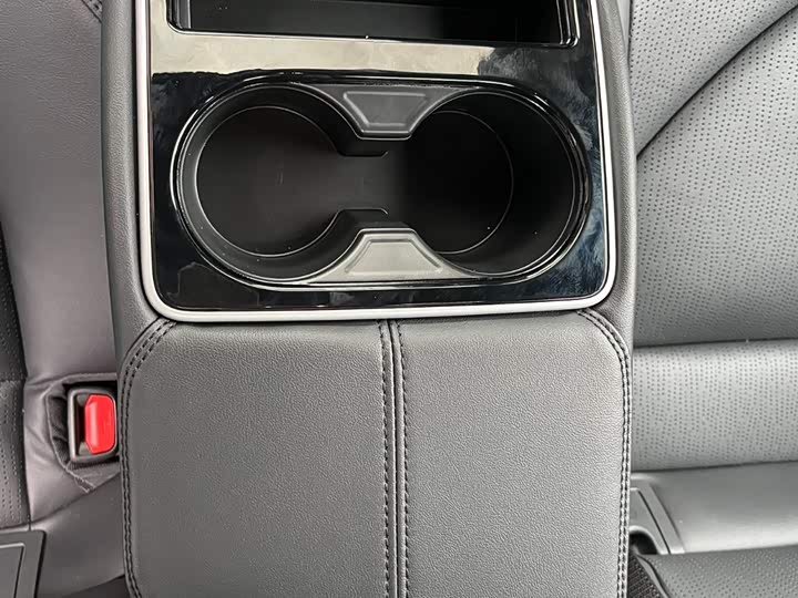 Фото 18 - Toyota Avalon