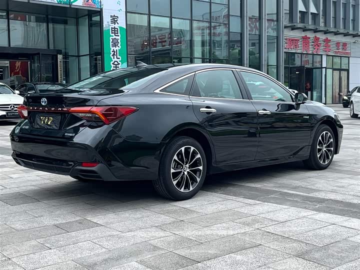 Фото 5 - Toyota Avalon