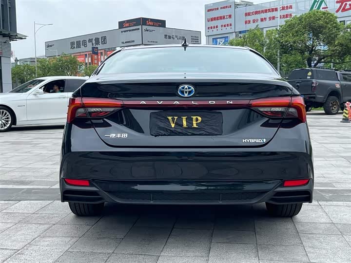 Фото 6 - Toyota Avalon