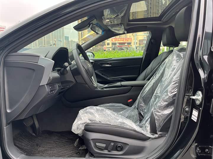 Фото 9 - Toyota Avalon