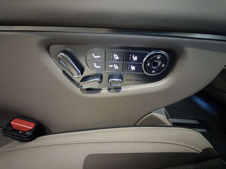 Фото 10 - XPeng X9