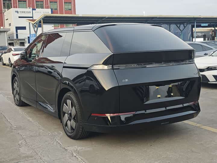 Фото 4 - XPeng X9