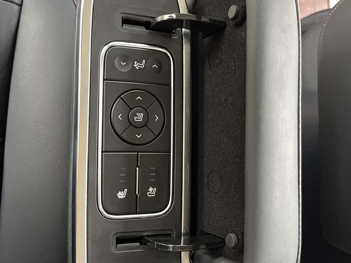 Фото 14 - GAC Trumpchi M8