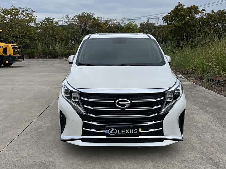 Фото 2 - GAC Trumpchi M8