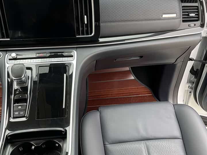 Фото 9 - GAC Trumpchi M8