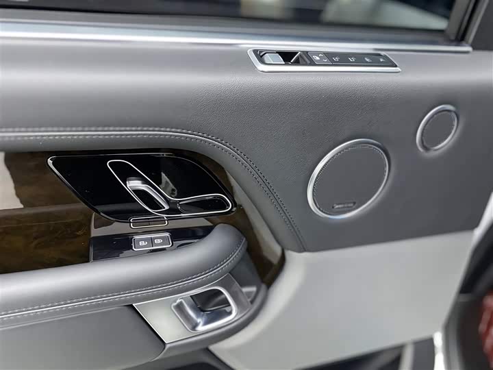 Фото 23 - Land Rover Range Rover