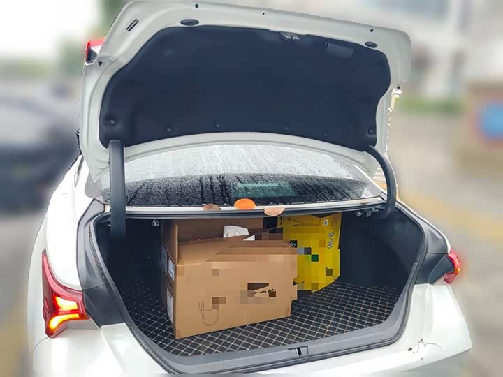 Фото 10 - Toyota Avalon