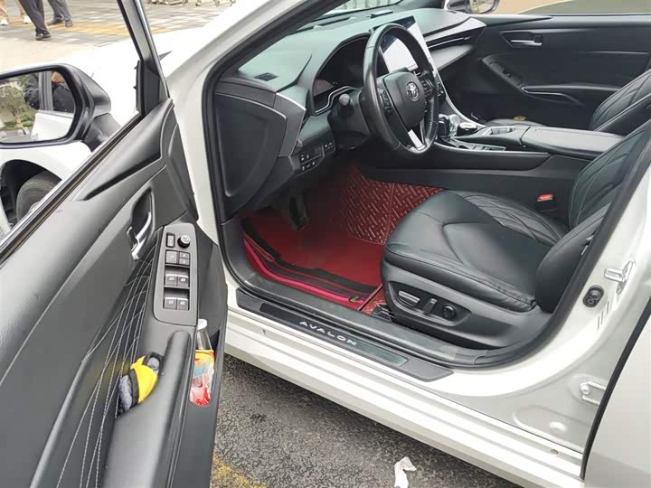 Фото 14 - Toyota Avalon