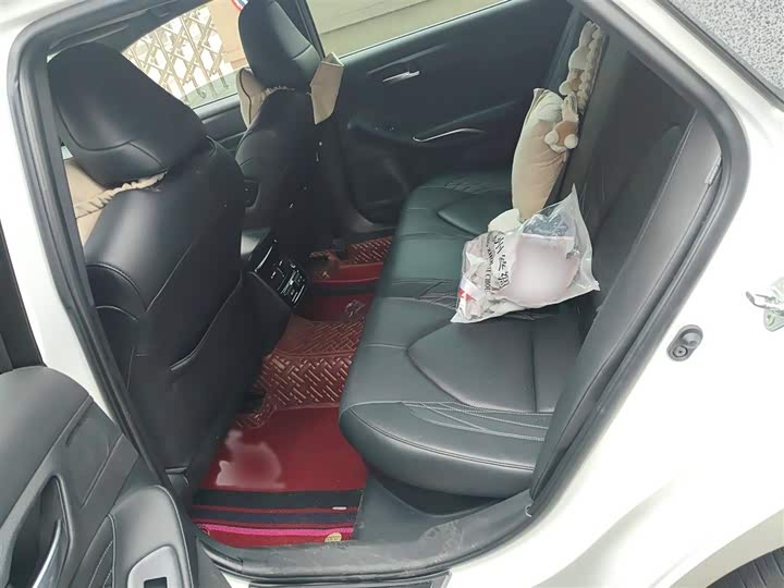 Фото 15 - Toyota Avalon