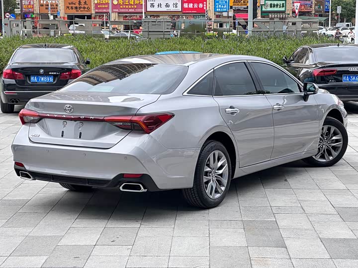 Фото 4 - Toyota Avalon