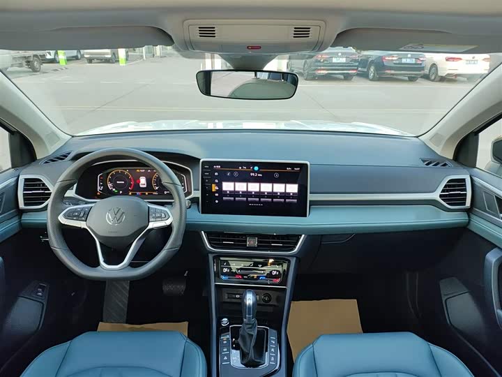 Фото 10 - Volkswagen Tharu